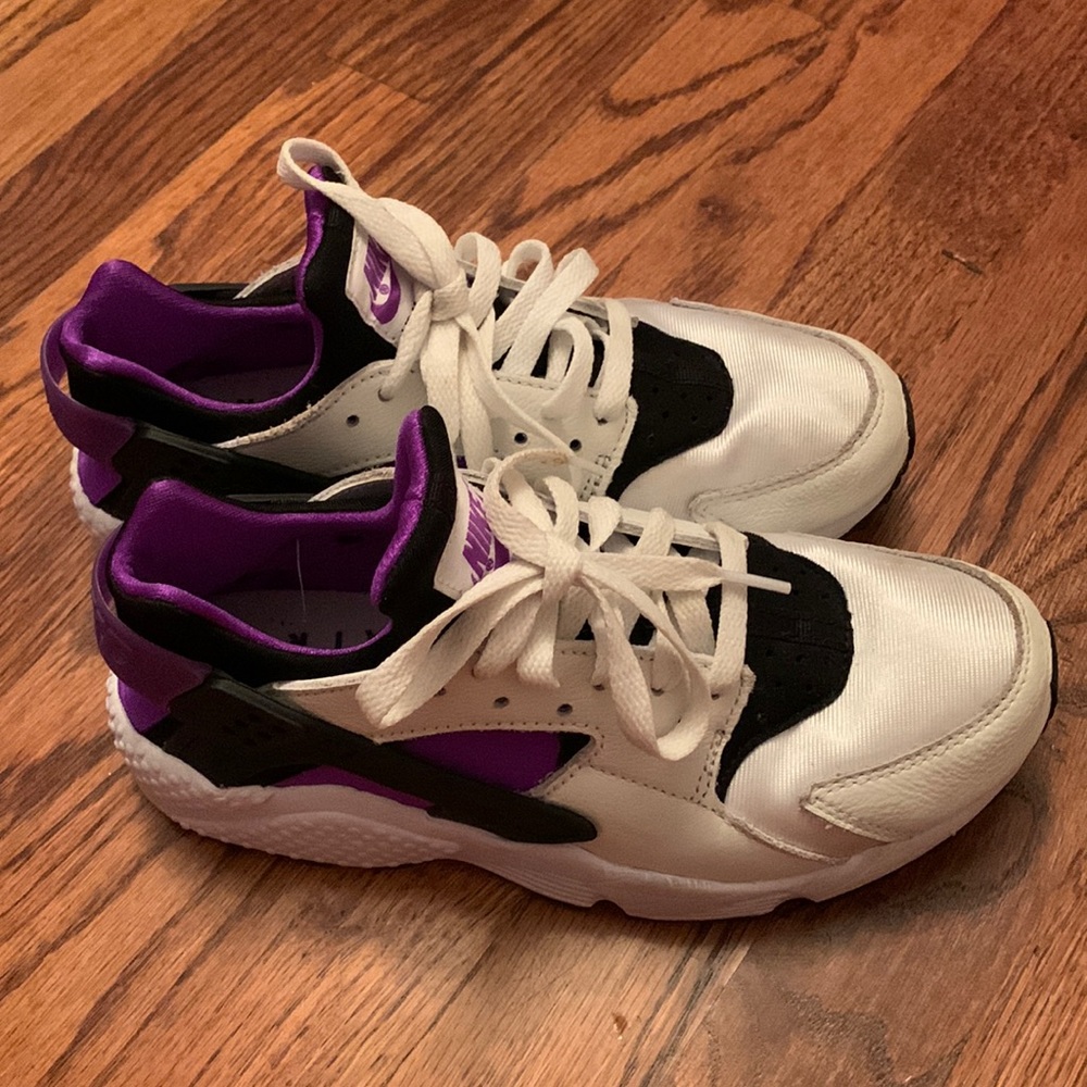 Nike “Purple Punch” Air Huaraches